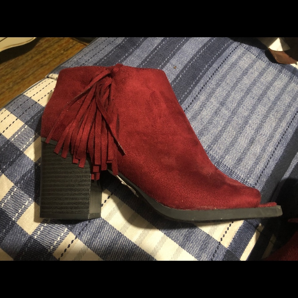 Open toed booties - Picture 2 of 3